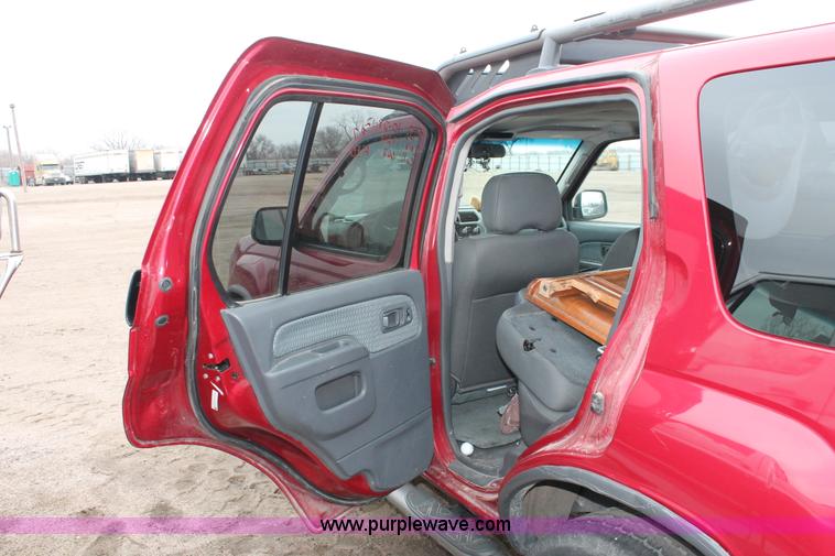 image for item E3176 2002 Nissan Xterra SE