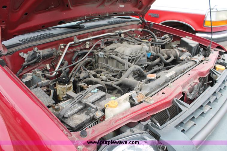 image for item E3176 2002 Nissan Xterra SE