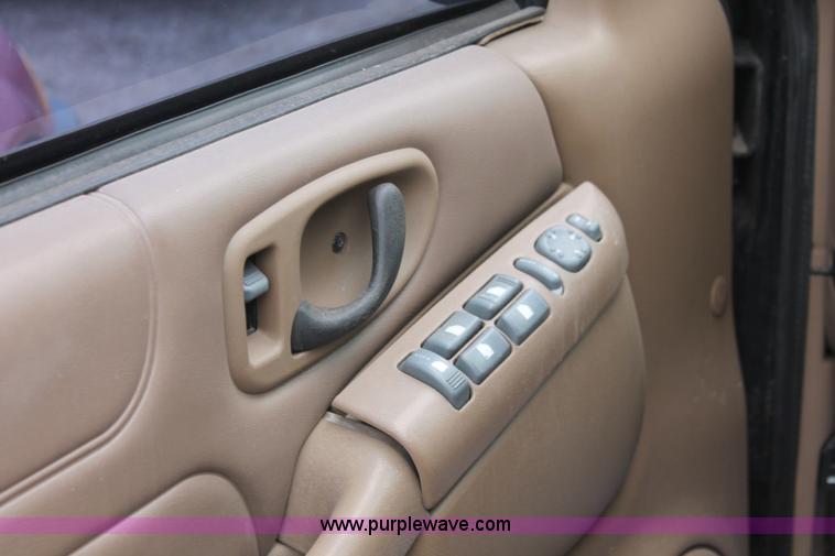 image for item E3178 1999 GMC Jimmy SLT