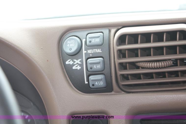 image for item E3178 1999 GMC Jimmy SLT