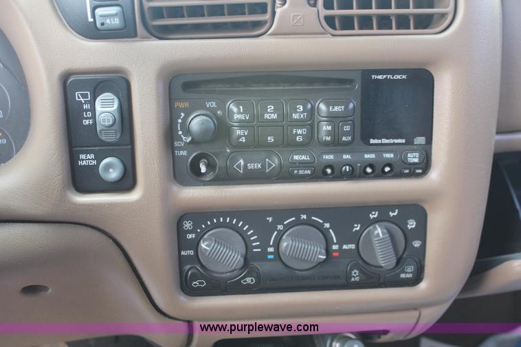 image for item E3178 1999 GMC Jimmy SLT