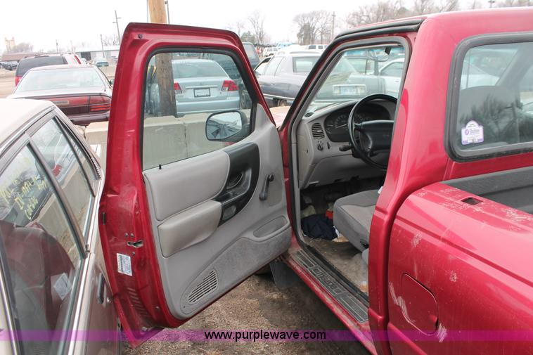 image for item E3185 1996 Mazda B2300 SE pickup truck