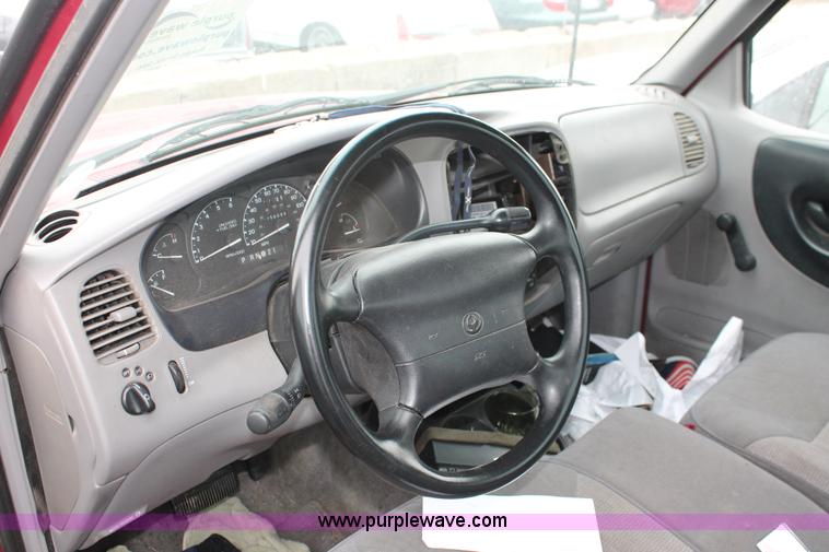 image for item E3185 1996 Mazda B2300 SE pickup truck