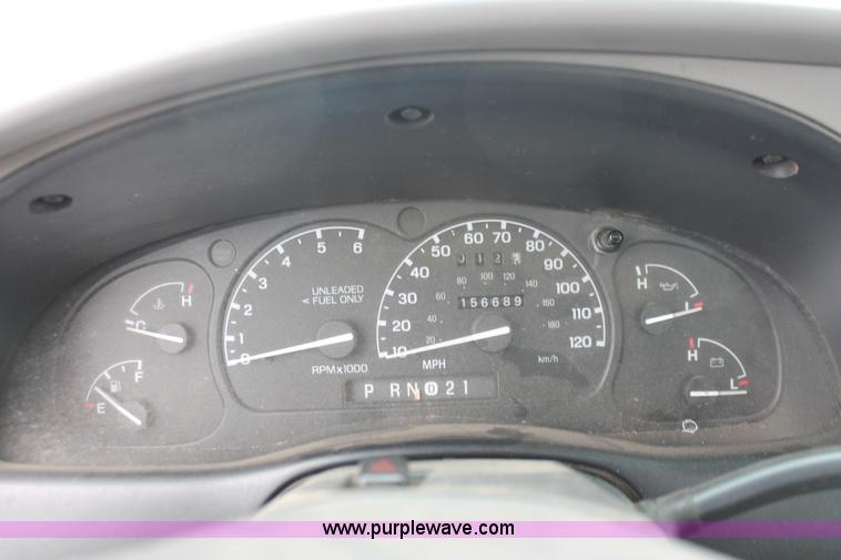 image for item E3185 1996 Mazda B2300 SE pickup truck