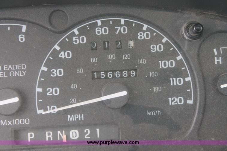 image for item E3185 1996 Mazda B2300 SE pickup truck