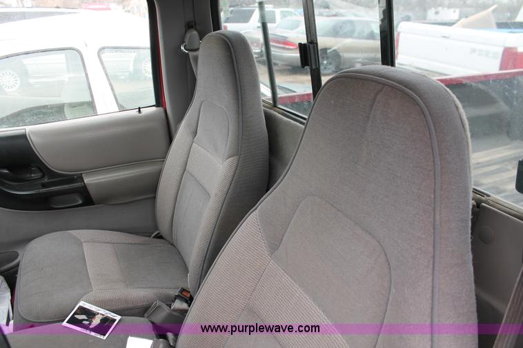 image for item E3185 1996 Mazda B2300 SE pickup truck