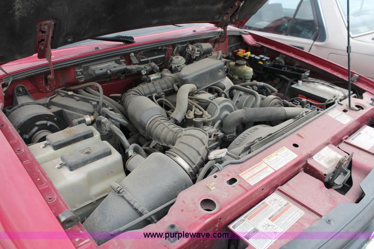 image for item E3185 1996 Mazda B2300 SE pickup truck