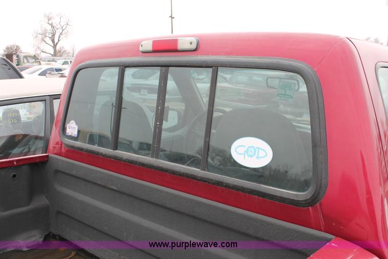 image for item E3185 1996 Mazda B2300 SE pickup truck