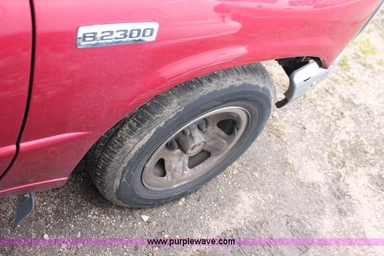 image for item E3185 1996 Mazda B2300 SE pickup truck