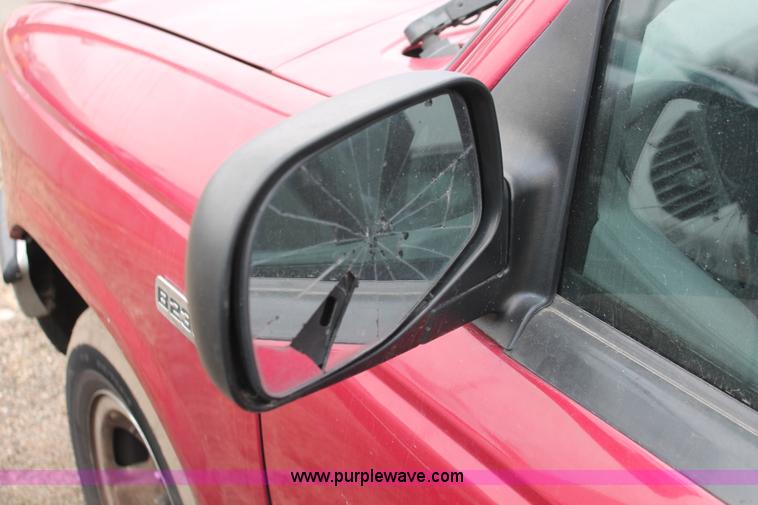 image for item E3185 1996 Mazda B2300 SE pickup truck