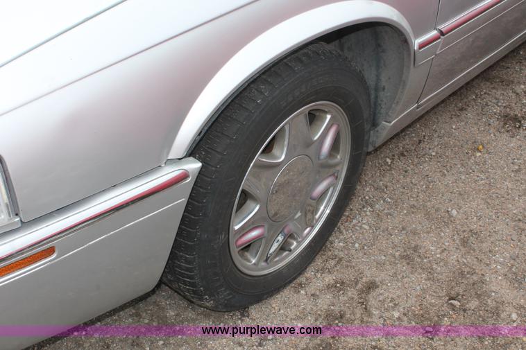 image for item E3186 2001 Cadillac Eldorado ESC