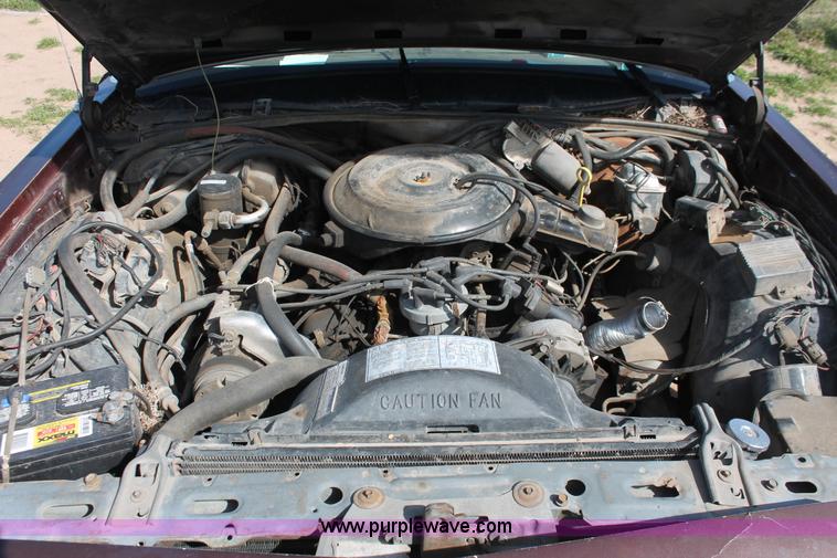 image for item E3189 1983 Ford Crown Victoria LTD