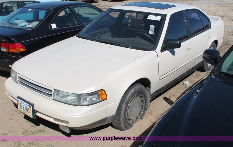 image for item E3190 1990 Nissan Maxima