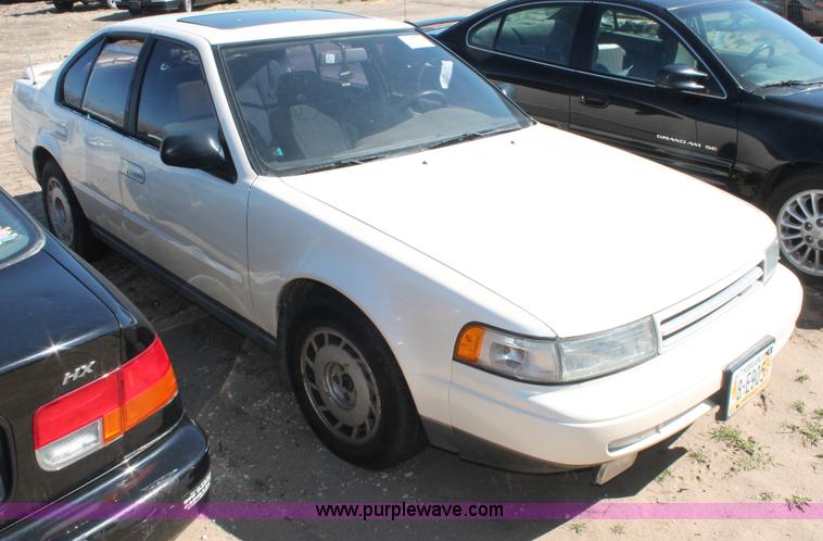 image for item E3190 1990 Nissan Maxima