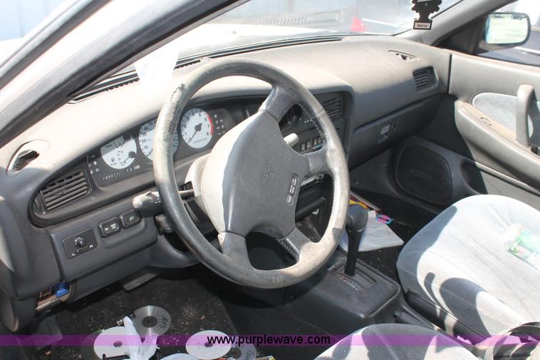 image for item E3190 1990 Nissan Maxima