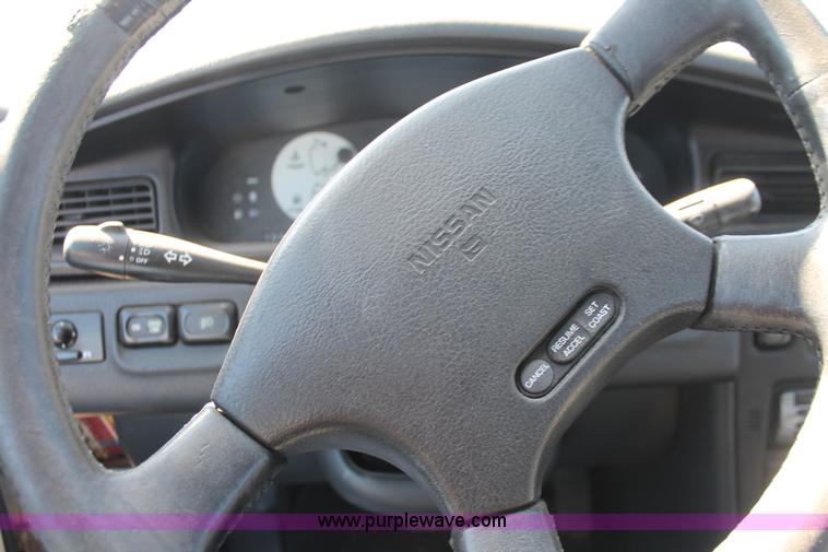 image for item E3190 1990 Nissan Maxima