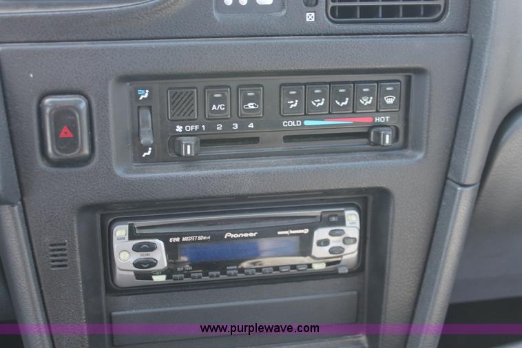 image for item E3190 1990 Nissan Maxima