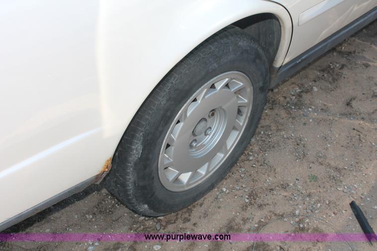 image for item E3190 1990 Nissan Maxima