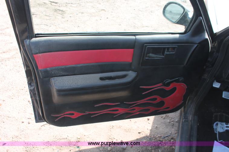 image for item E3196 1988 Chevrolet S10 pickup truck