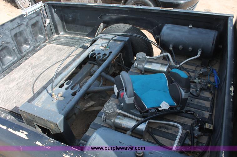 image for item E3196 1988 Chevrolet S10 pickup truck