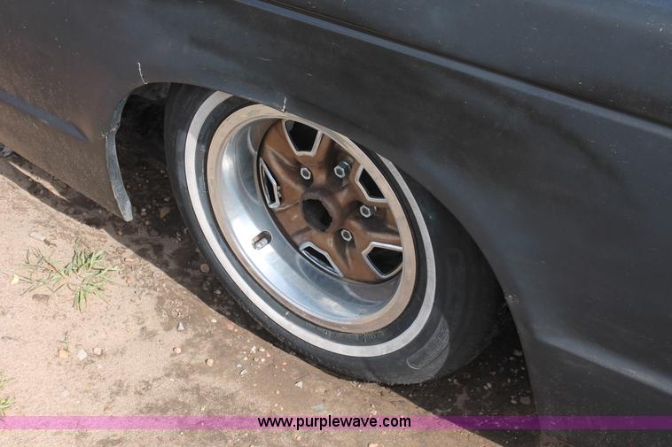 image for item E3196 1988 Chevrolet S10 pickup truck