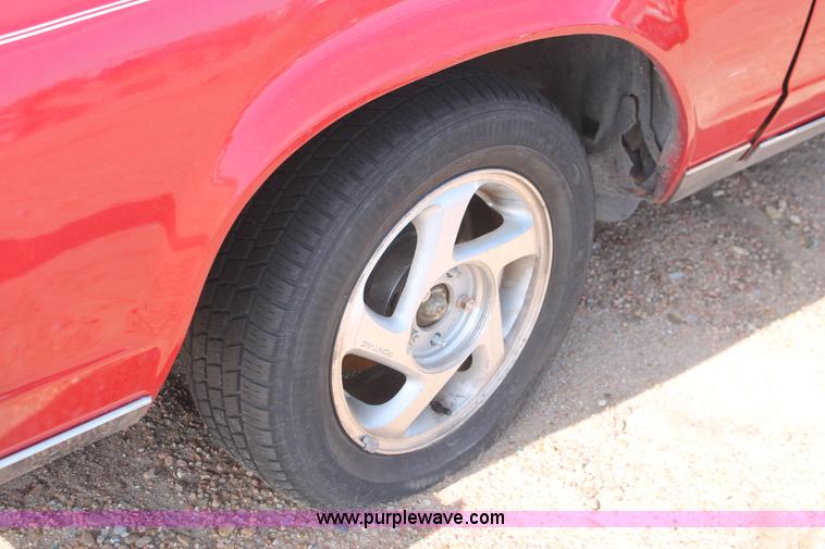 image for item E3197 1977 Buick LeSabre Landau