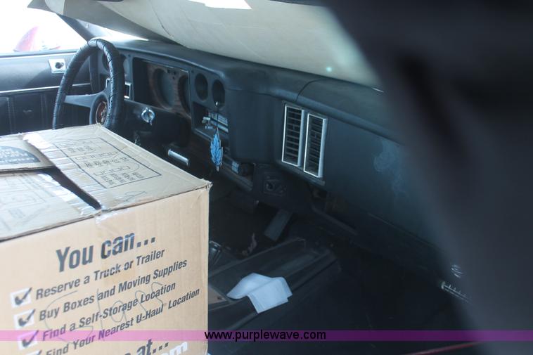 image for item E3198 1976 Chevrolet Laguna S3