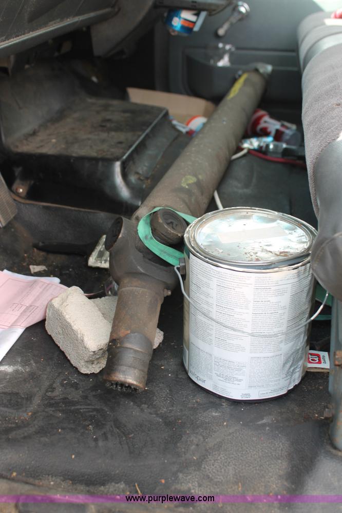 image for item E3200 1993 GMC TopKick SLE Lo Pro box truck