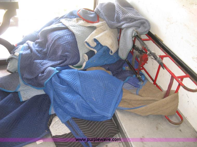 image for item E3200 1993 GMC TopKick SLE Lo Pro box truck