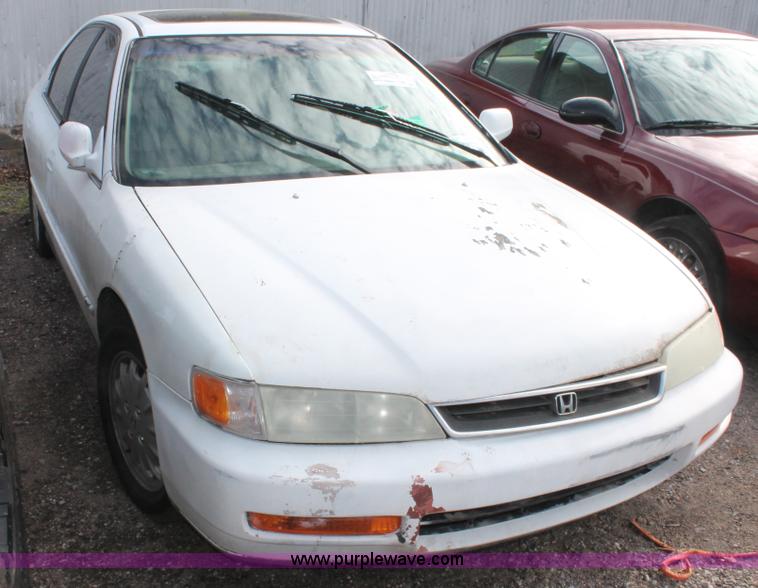 image for item E3205 1997 Honda Accord EX