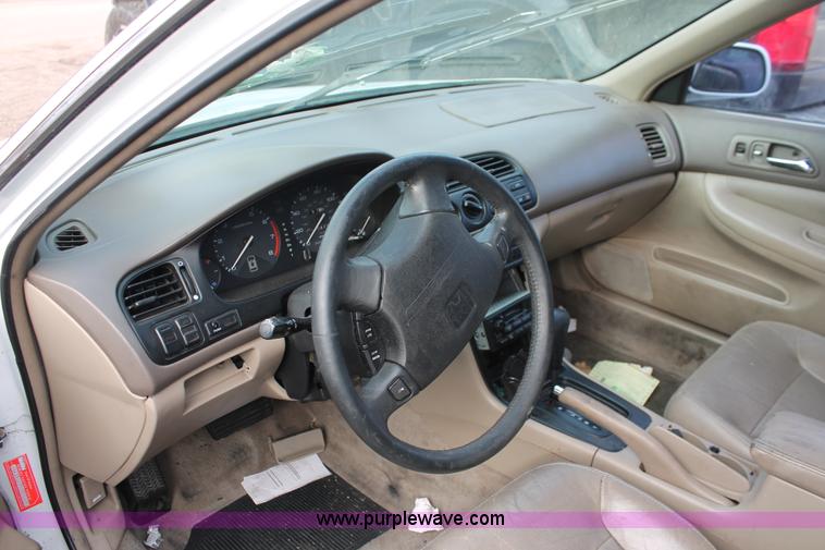 image for item E3205 1997 Honda Accord EX