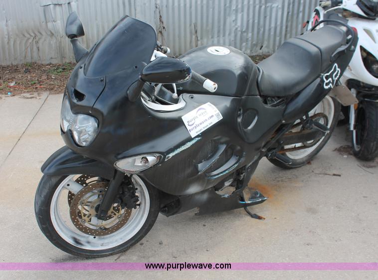 image for item E3207 1996 Suzuki GSX600F motorcycle