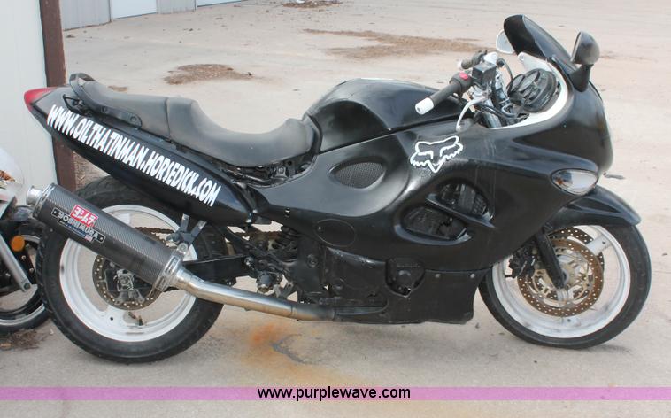 image for item E3207 1996 Suzuki GSX600F motorcycle