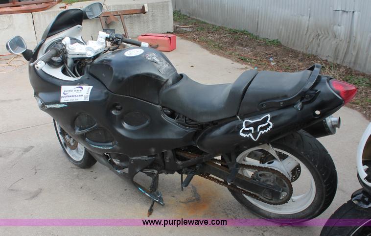 image for item E3207 1996 Suzuki GSX600F motorcycle