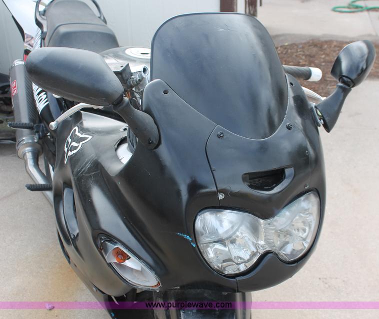 image for item E3207 1996 Suzuki GSX600F motorcycle