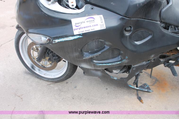 image for item E3207 1996 Suzuki GSX600F motorcycle