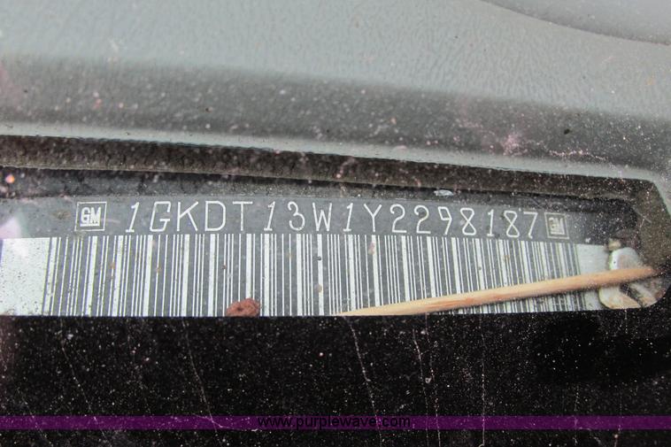 image for item F8592 2000 GMC Envoy SUV