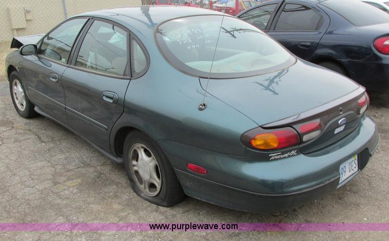image for item F8593 1997 Ford Taurus GL
