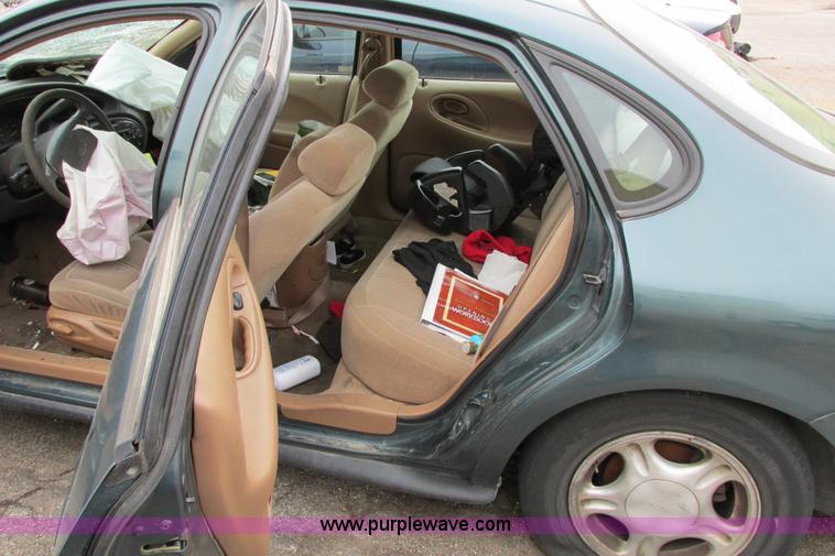 image for item F8593 1997 Ford Taurus GL