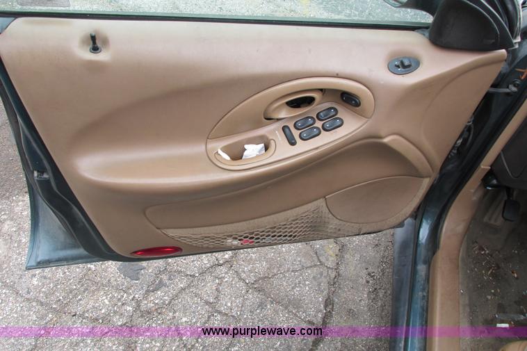 image for item F8593 1997 Ford Taurus GL