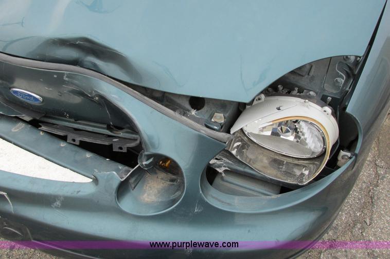 image for item F8593 1997 Ford Taurus GL