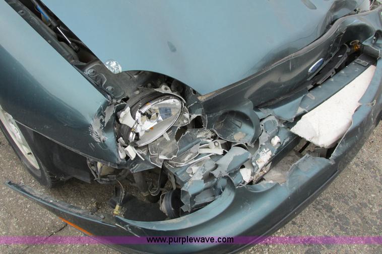 image for item F8593 1997 Ford Taurus GL