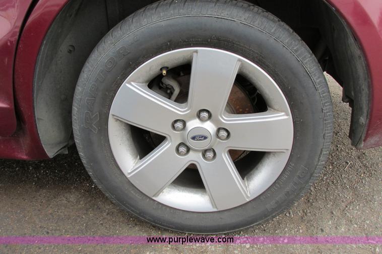 image for item F8594 2007 Ford Fusion SE
