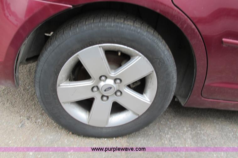 image for item F8594 2007 Ford Fusion SE