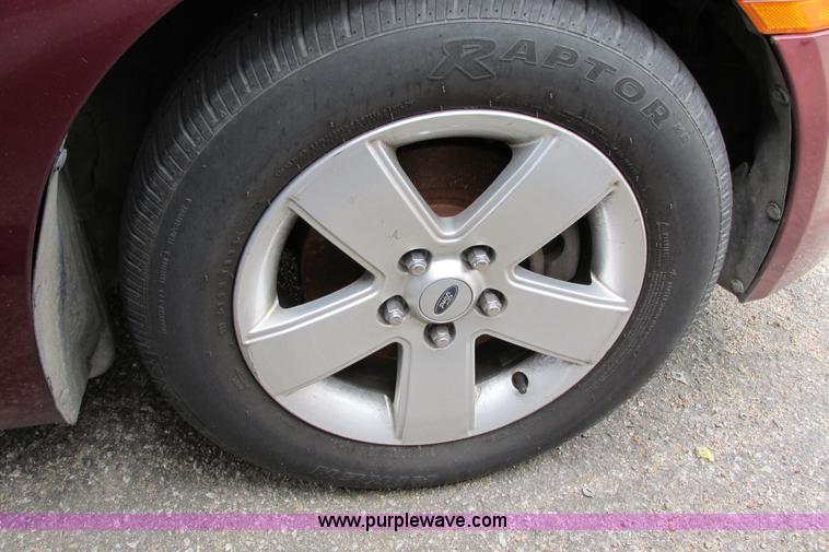 image for item F8594 2007 Ford Fusion SE