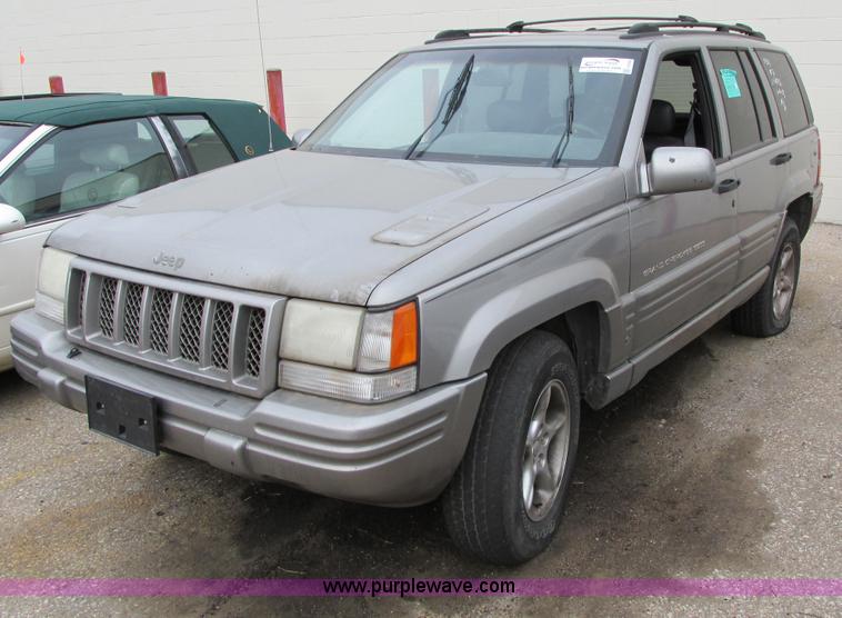 image for item F8596 1998 Jeep Grand Cherokee Limited SUV