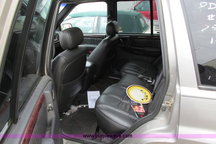 image for item F8596 1998 Jeep Grand Cherokee Limited SUV