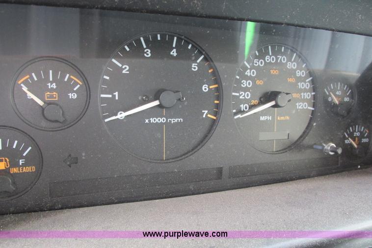 image for item F8596 1998 Jeep Grand Cherokee Limited SUV