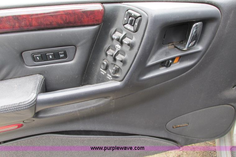 image for item F8596 1998 Jeep Grand Cherokee Limited SUV