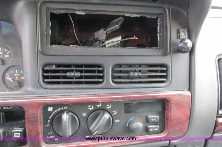 image for item F8596 1998 Jeep Grand Cherokee Limited SUV